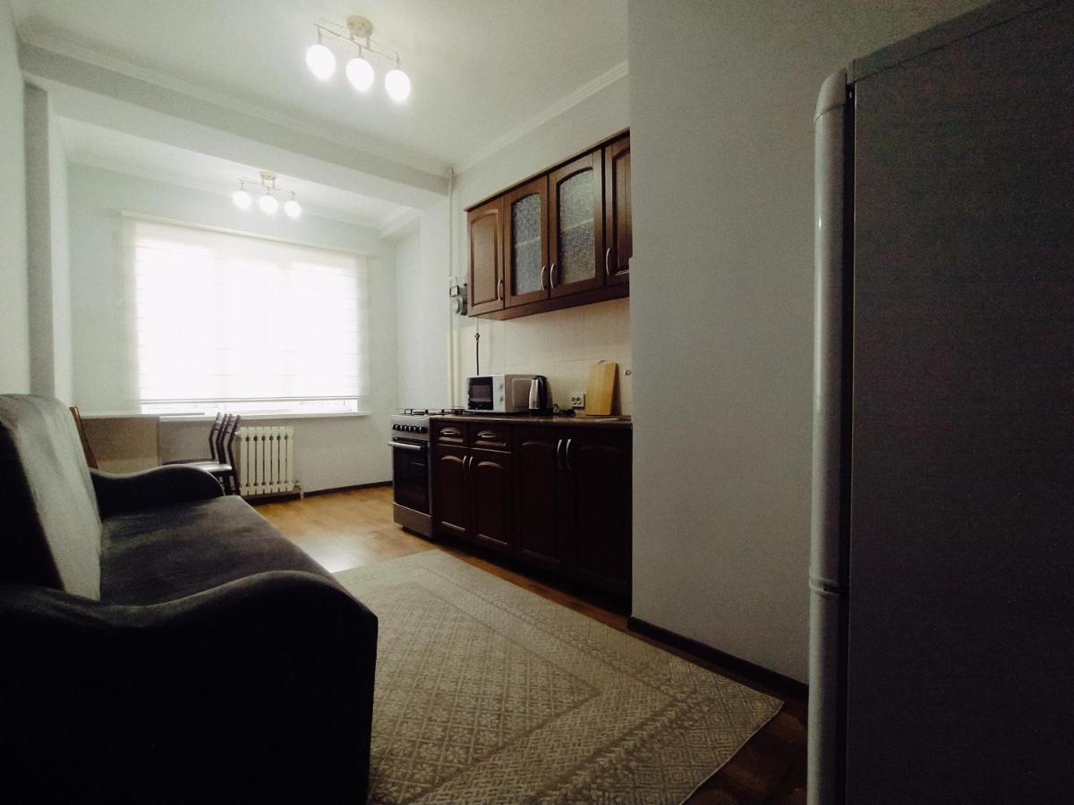 شقة Aura On Turusbekova Street 124 بيشكيك المظهر الخارجي الصورة