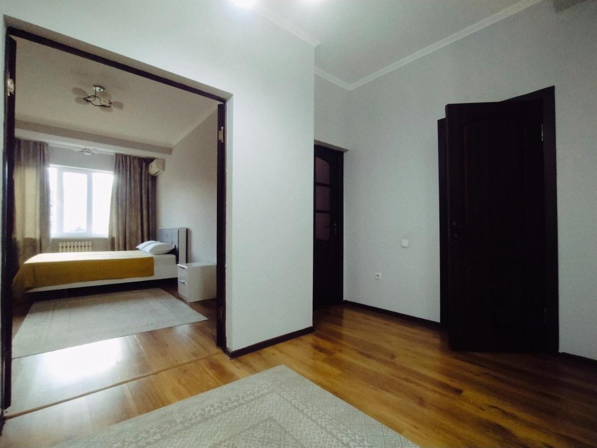 شقة Aura On Turusbekova Street 124 بيشكيك المظهر الخارجي الصورة