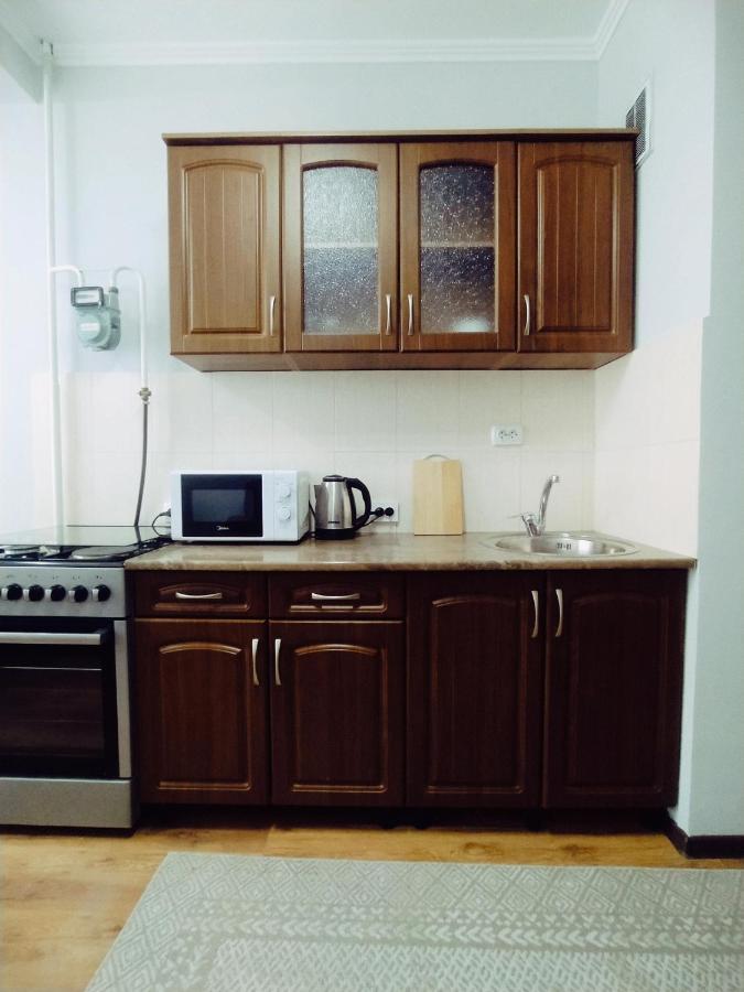 شقة Aura On Turusbekova Street 124 بيشكيك المظهر الخارجي الصورة